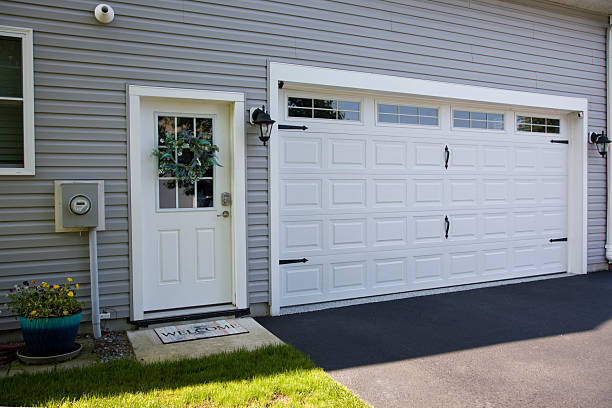 24/7 Emergency Garage Door Panel Replacement experts in Terry, MS